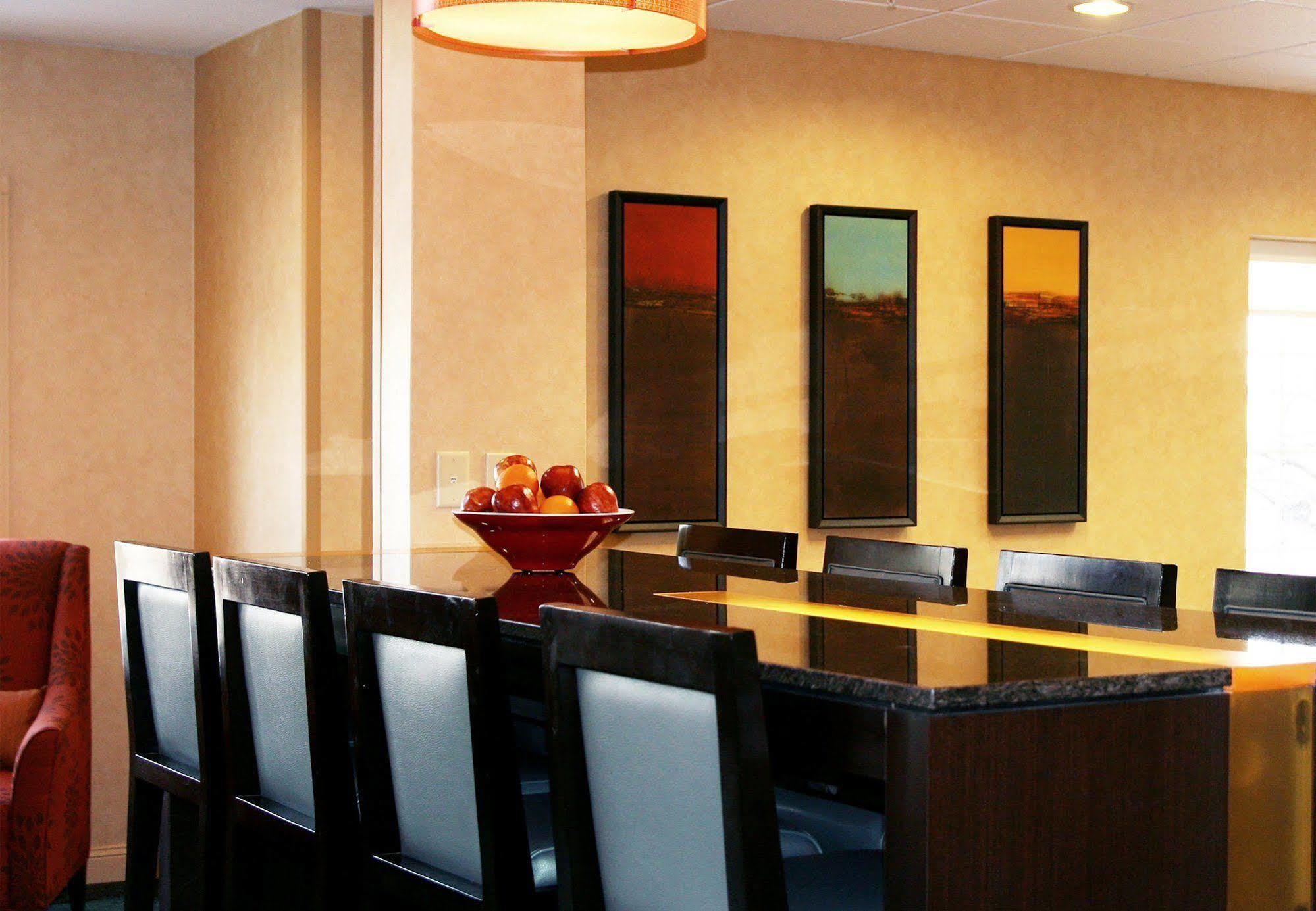 Residence Inn By Marriott Buffalo Galleria Mall Cheektowaga Restaurant bilde